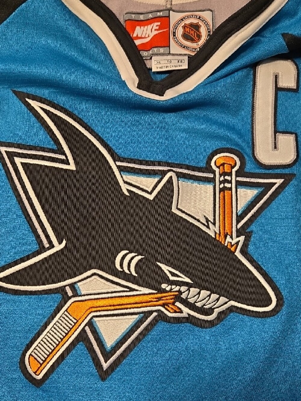 Vintage San Jose Sharks hockey jersey featuring former captain Owen Nolan - Picture 4 of 8